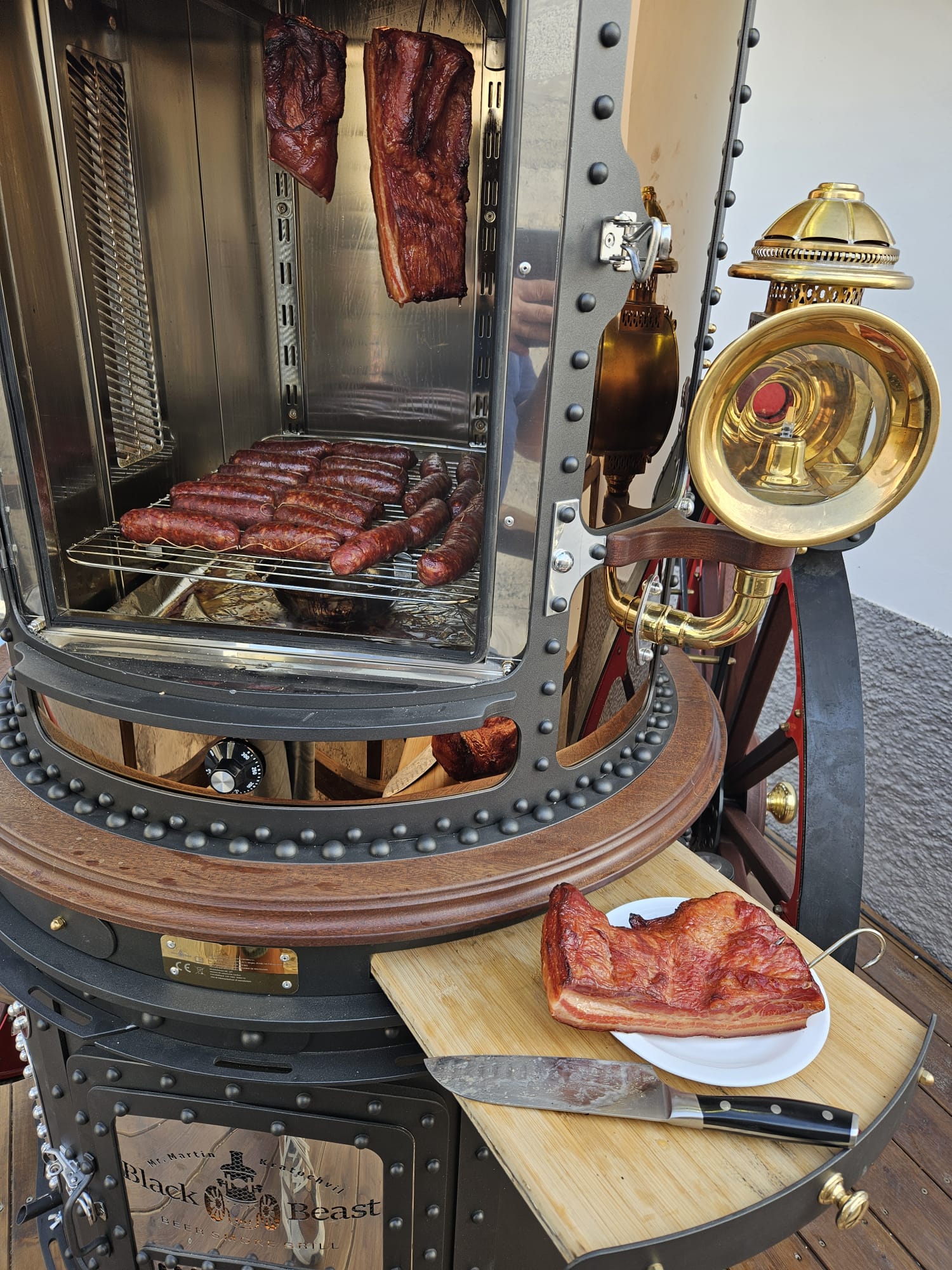 BLACK BEAST - beer smoke grill 10
